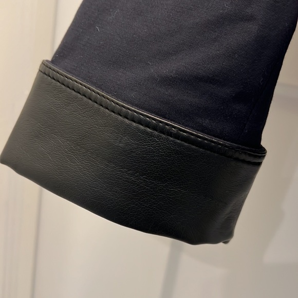 ANN TAYLOR NAVY WOMENS LINED JACKET. SIZE 8 Pit to pit 19”/Length 22.5”/Arms 23” - Picture 6 of 9